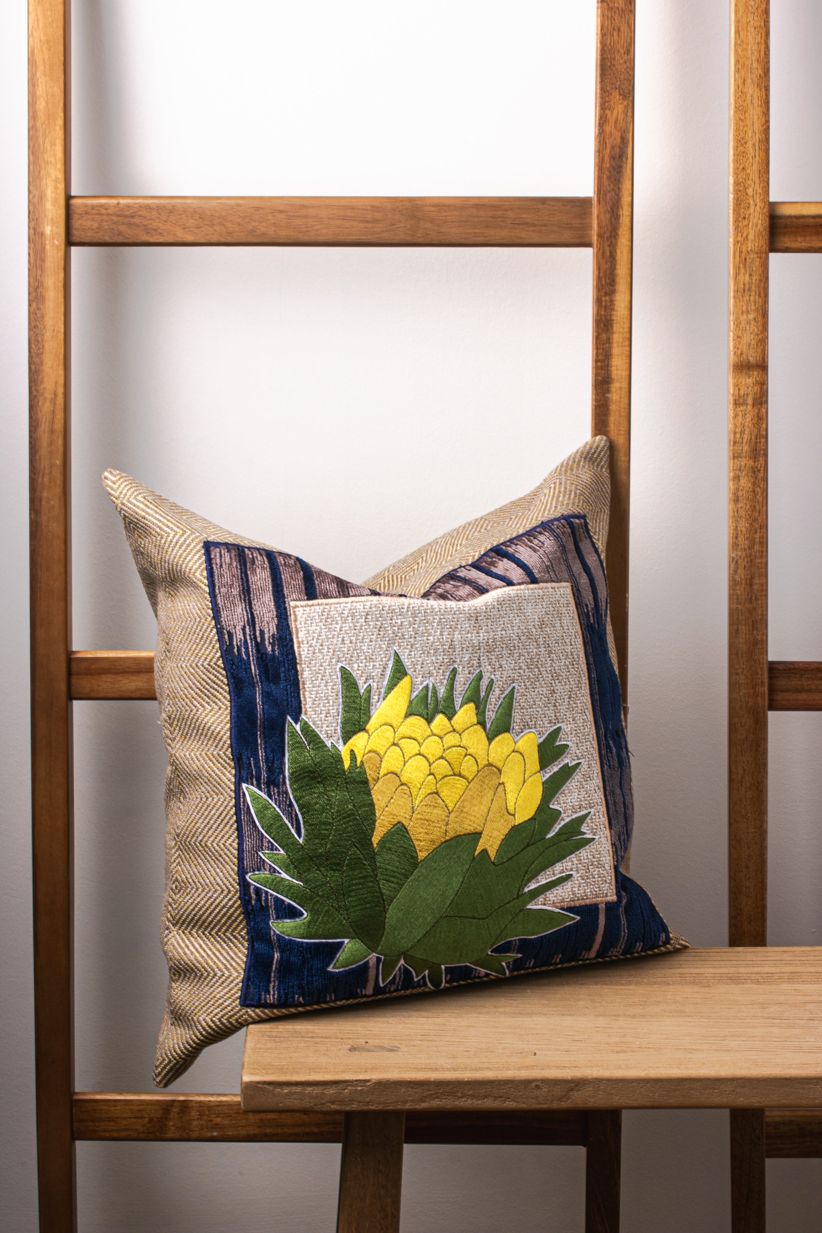 Arfaj - Cushion